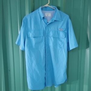 Men's Ocean Coast Blue Fishing Shirt Vented Size Medium Fish Fisherman